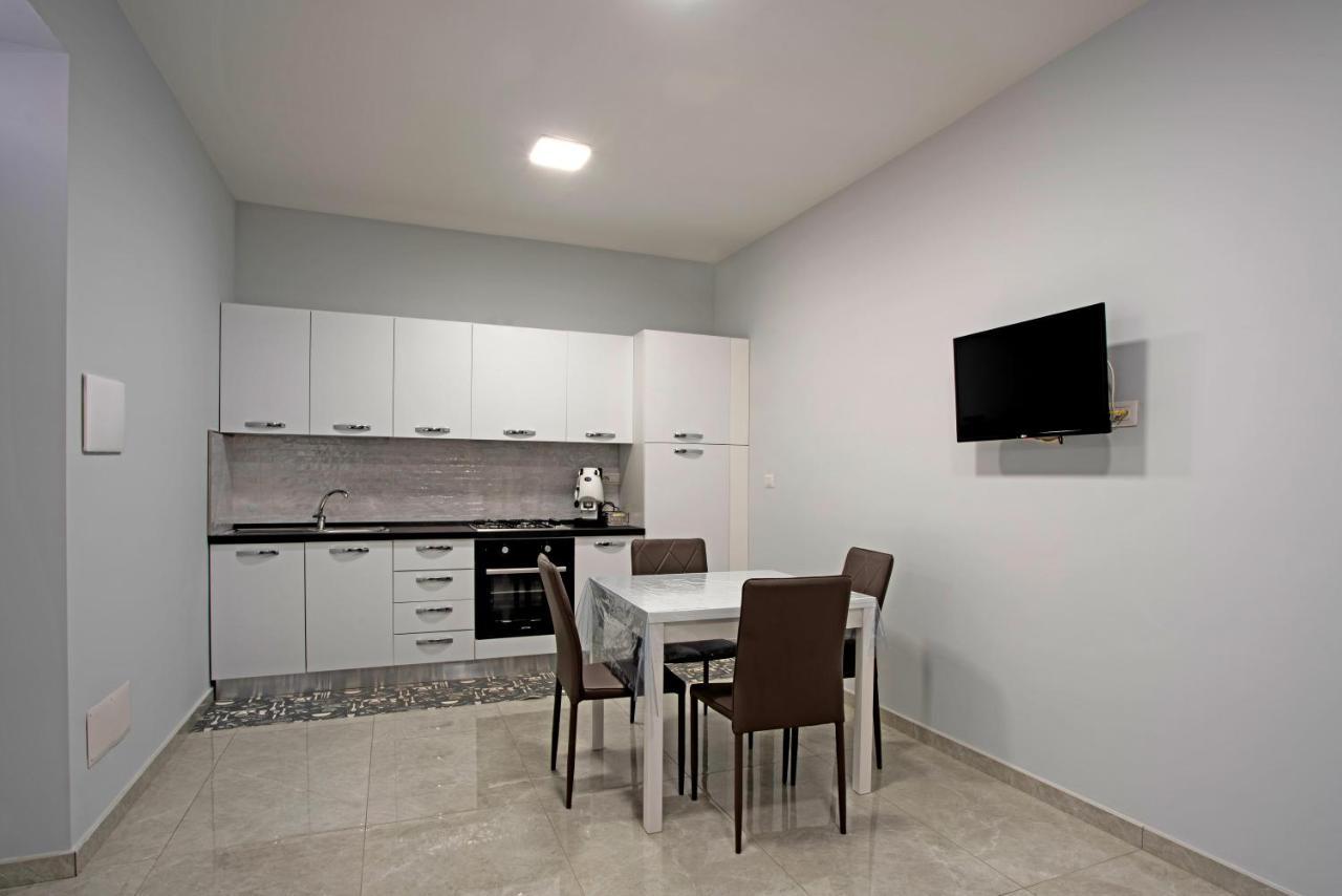 Giovi'S Apartments Кастелламмаре-ди-Стабия Экстерьер фото