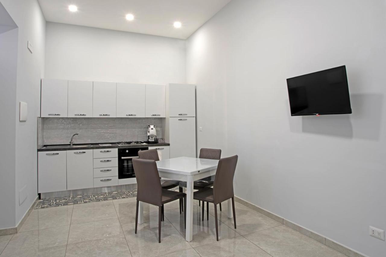 Giovi'S Apartments Кастелламмаре-ди-Стабия Экстерьер фото