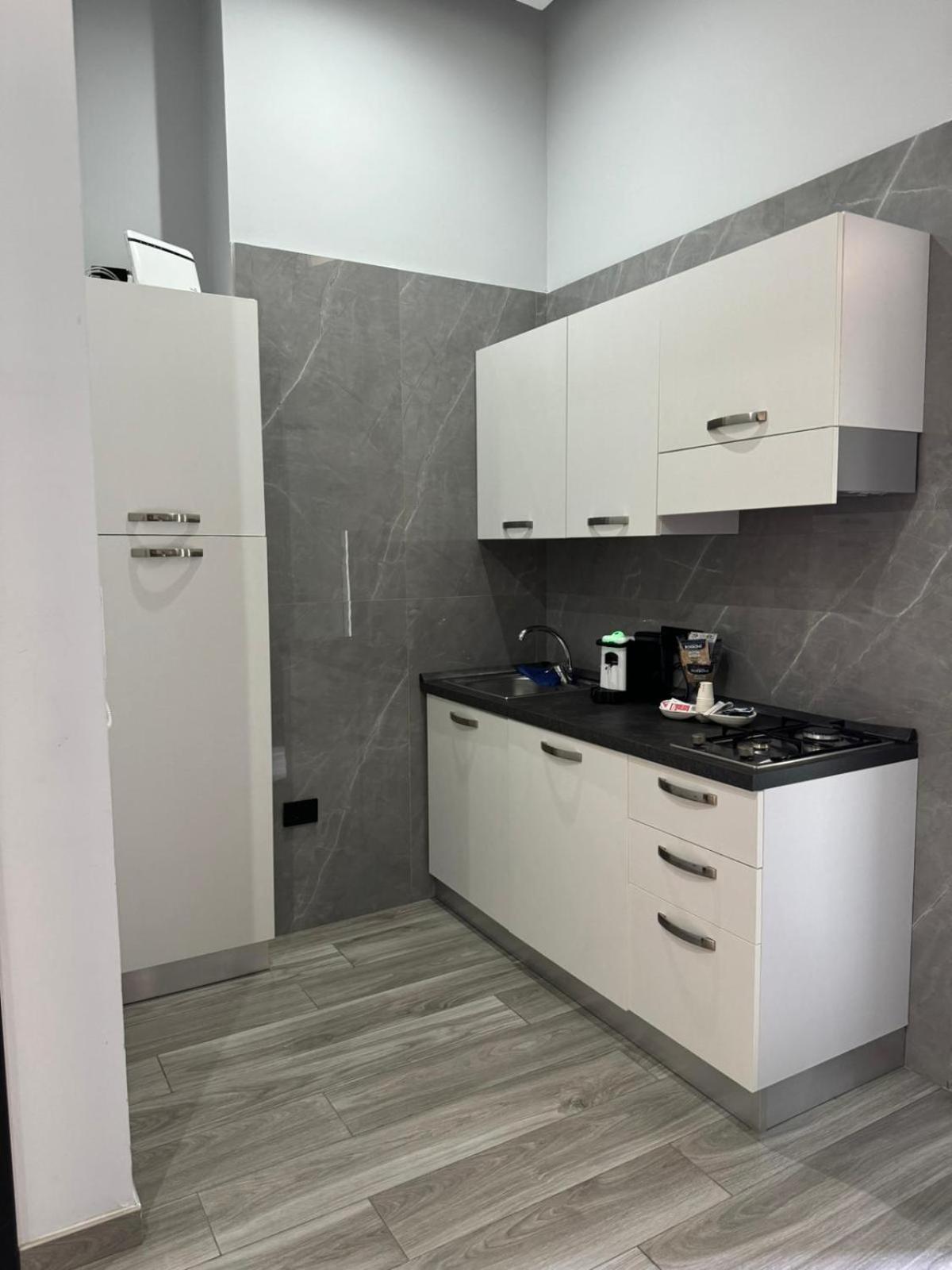 Giovi'S Apartments Кастелламмаре-ди-Стабия Экстерьер фото
