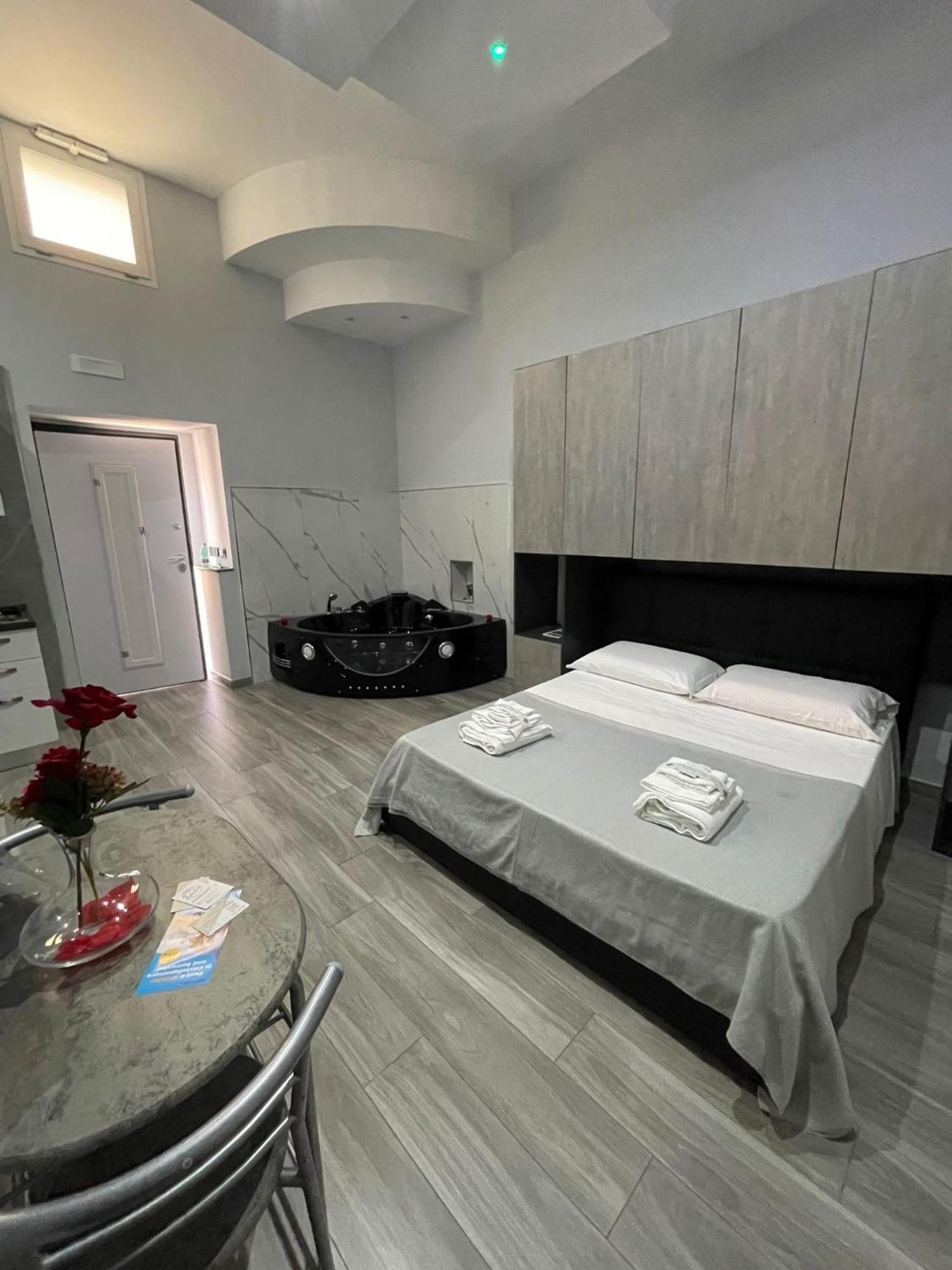 Giovi'S Apartments Кастелламмаре-ди-Стабия Экстерьер фото