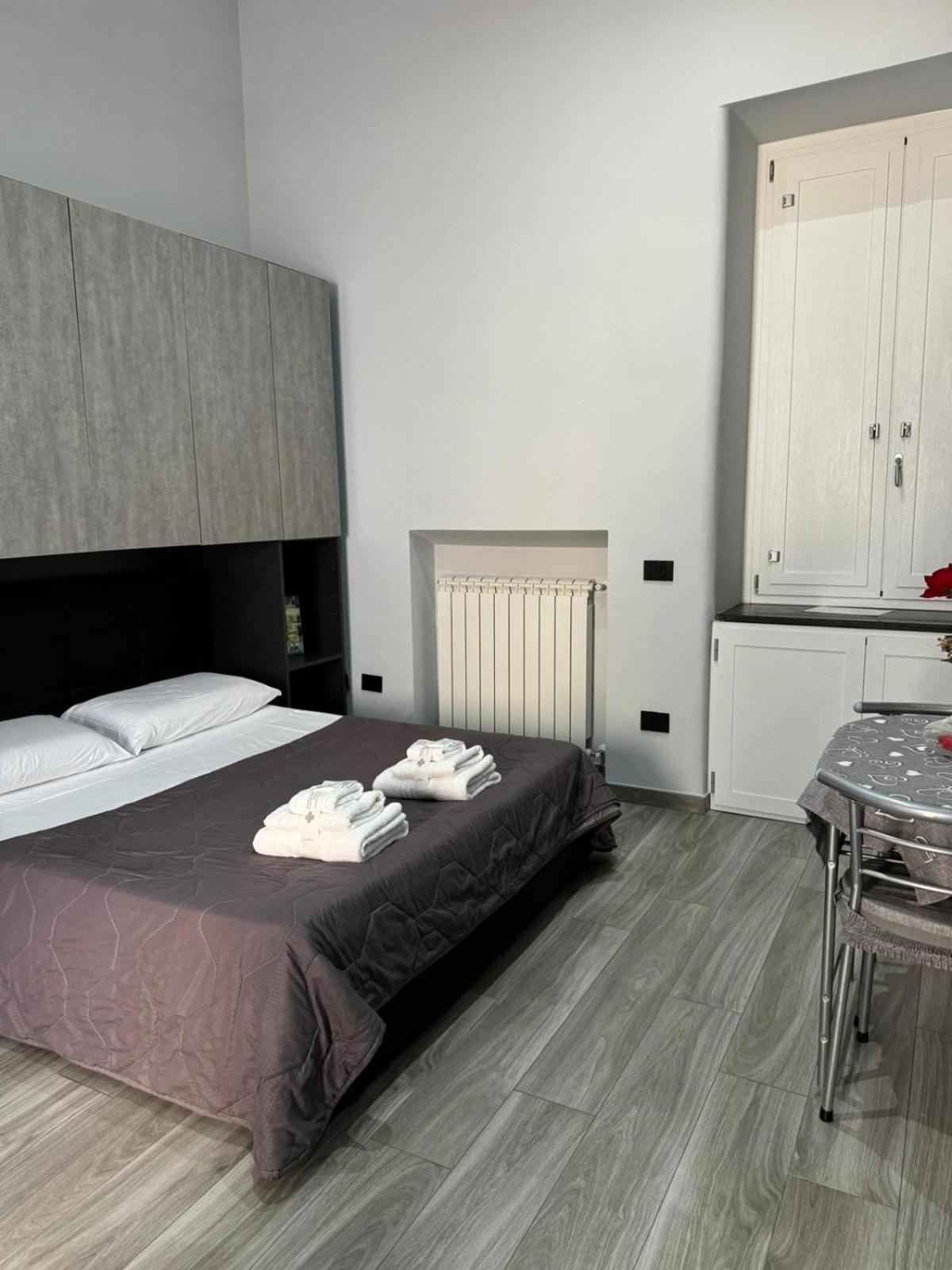 Giovi'S Apartments Кастелламмаре-ди-Стабия Экстерьер фото