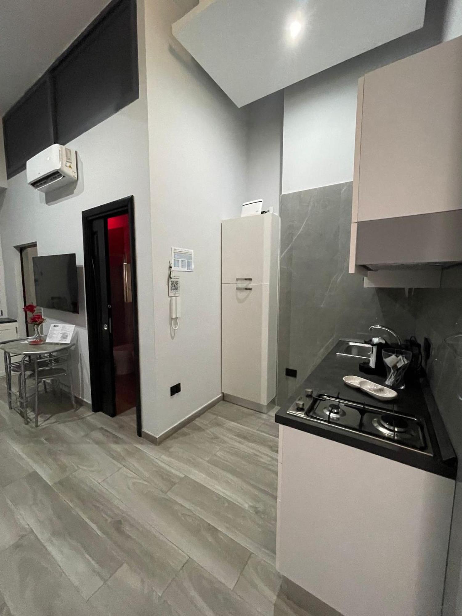 Giovi'S Apartments Кастелламмаре-ди-Стабия Экстерьер фото