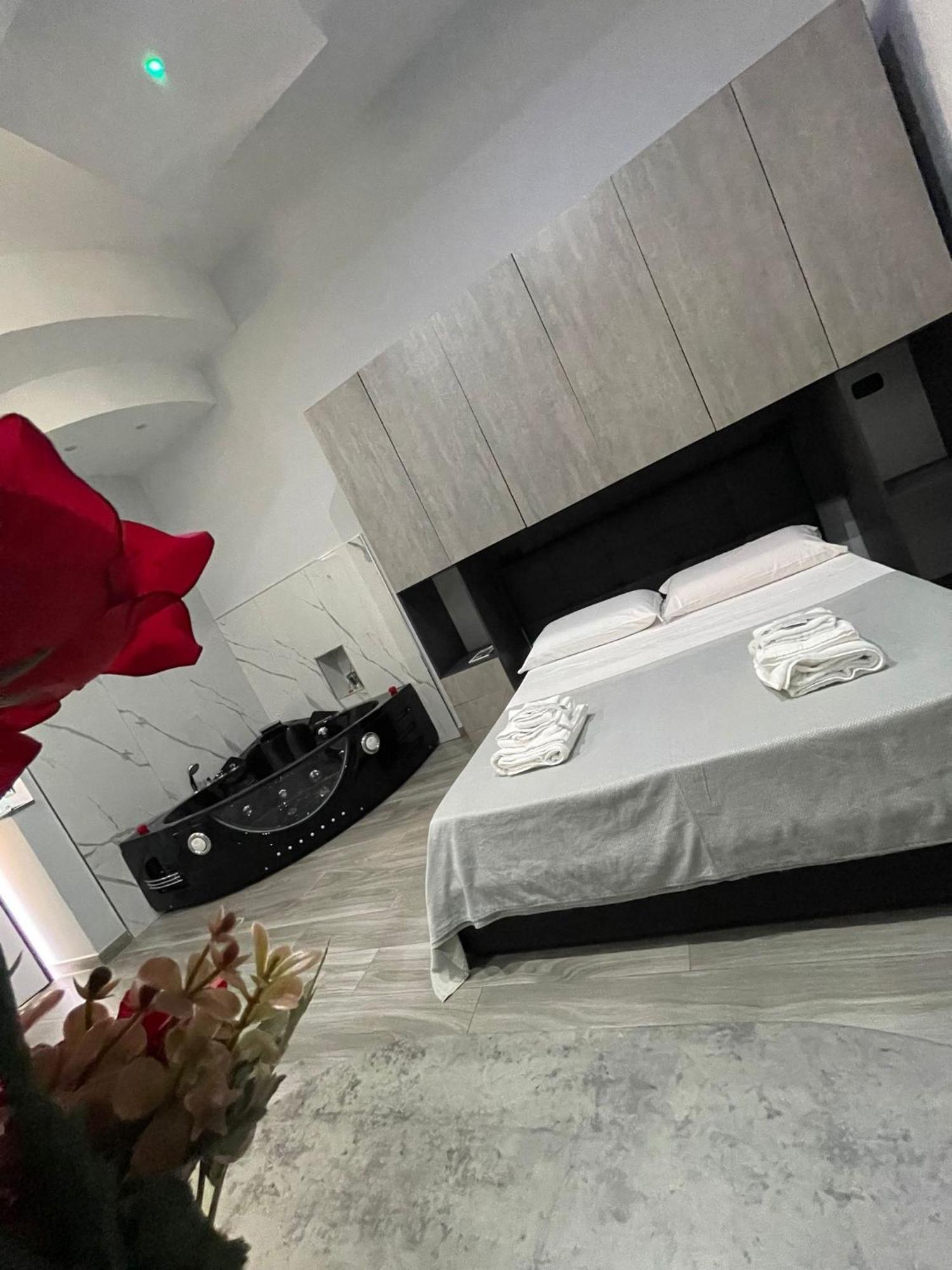 Giovi'S Apartments Кастелламмаре-ди-Стабия Экстерьер фото